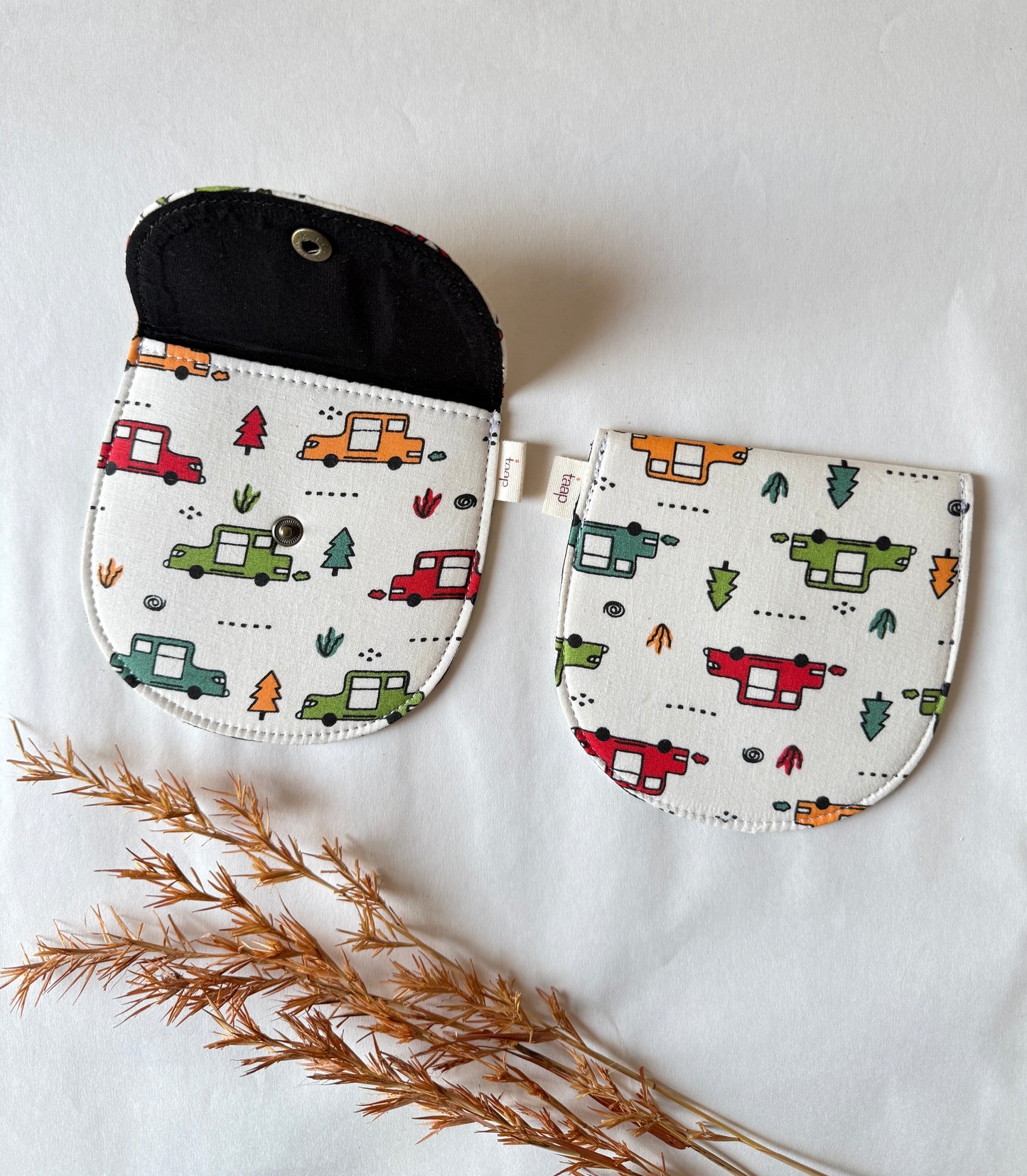 Money Pouch – Pocket-Sized Organizer for Everyday Essentials