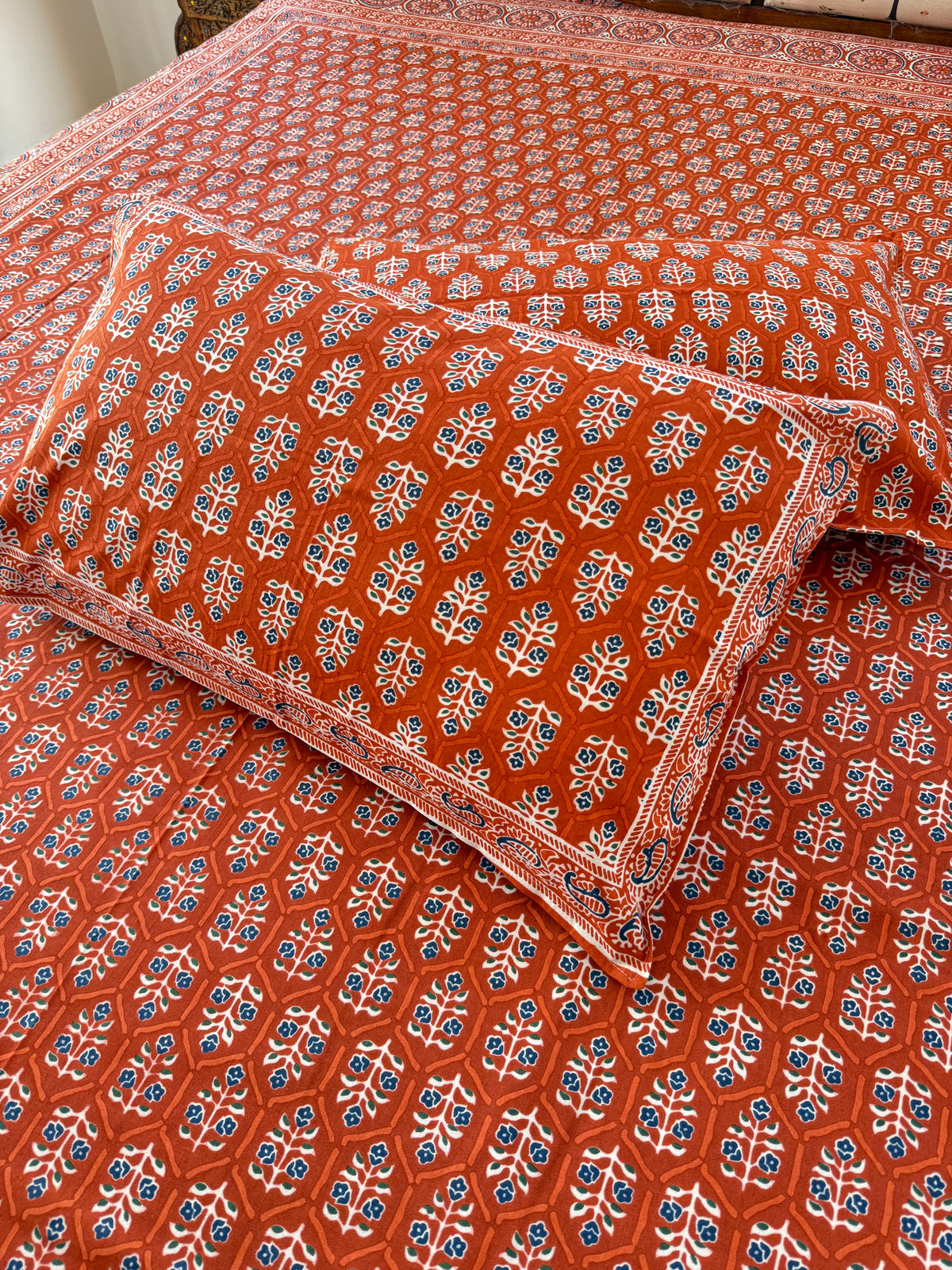 Cotton Queen Size Bedsheet with 2 Pillow Covers (90”*108”)
