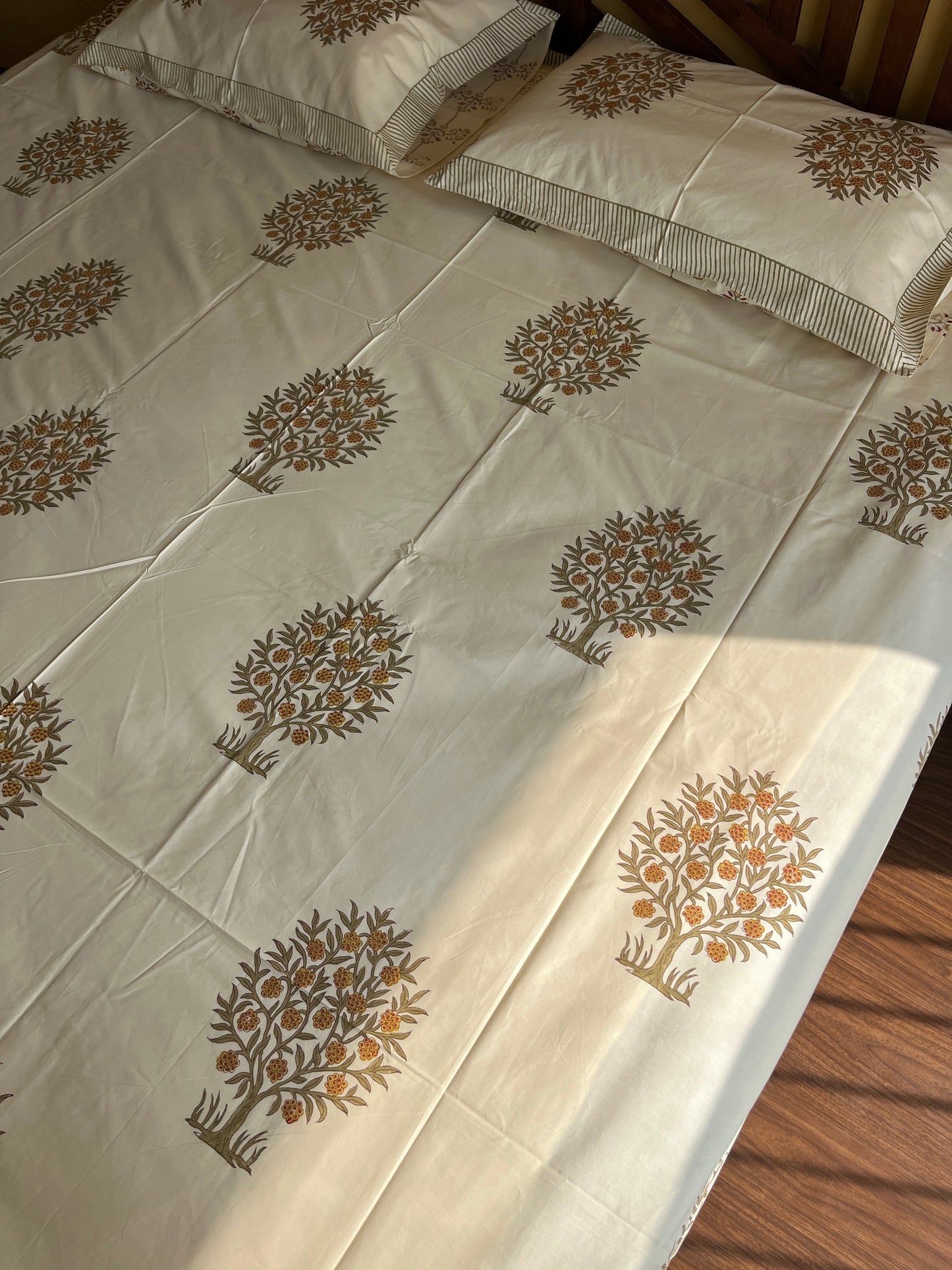 Golden Orchards HandBlock Queen Size Bedsheet with 2 Pillow Covers (90”*108”)