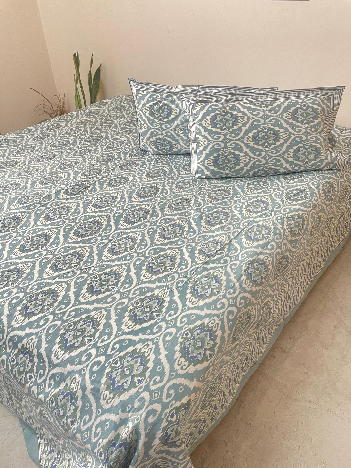 Ocean Ikat Pure Cotton King Size Bedsheet Set with 2 Pillow Covers (108”*108”)