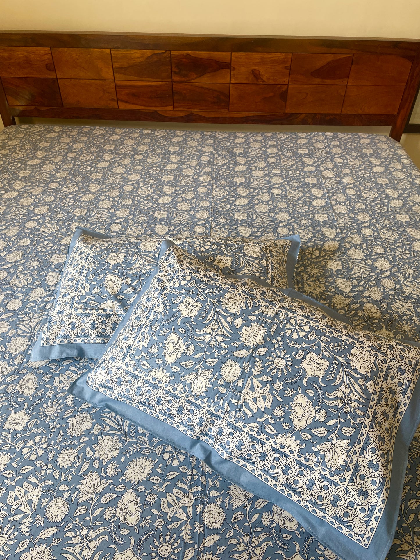 Summer Blue Pure Cotton King Size Bedsheet Set with 2 Pillow Covers (108”*108”)