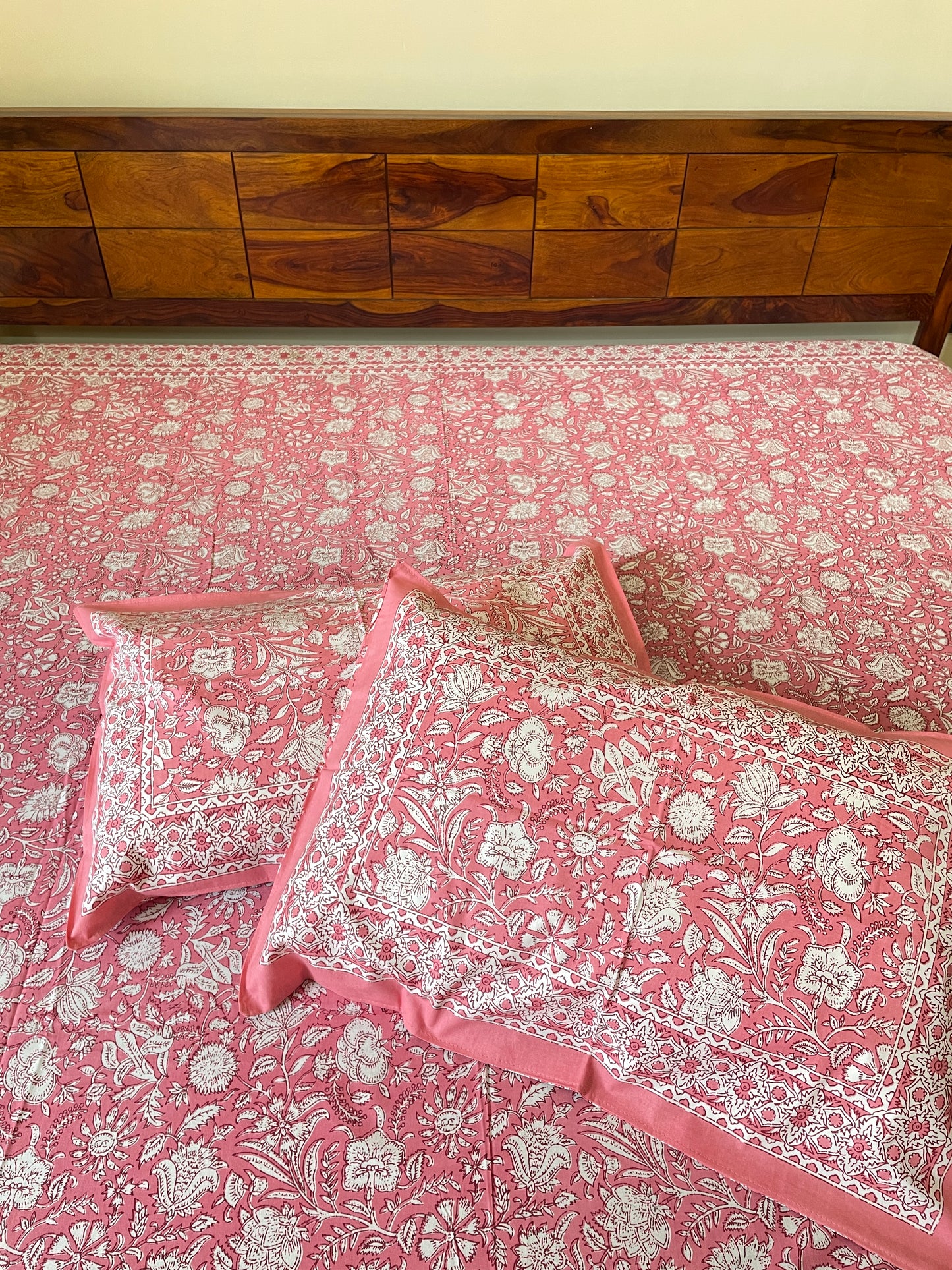 Summer Rosevine Pure Cotton King Size Bedsheet Set with 2 Pillow Covers (108”*108”)