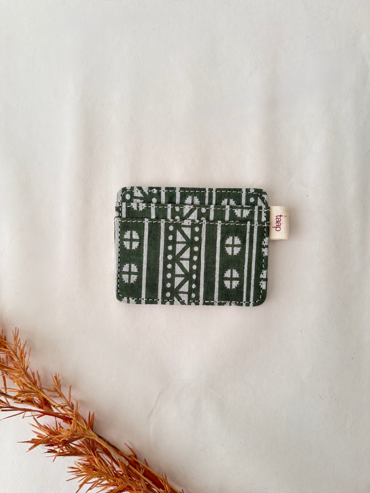 Tribal Moss Card Holder – Slim, Stylish & Smartly Functional