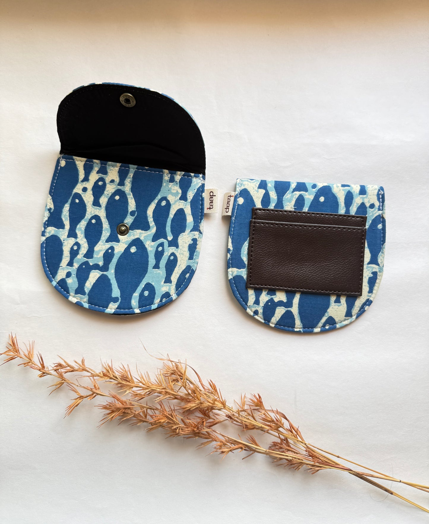 Blue Shoal Money Pouch – Pocket-Sized Organizer for Everyday Essentials