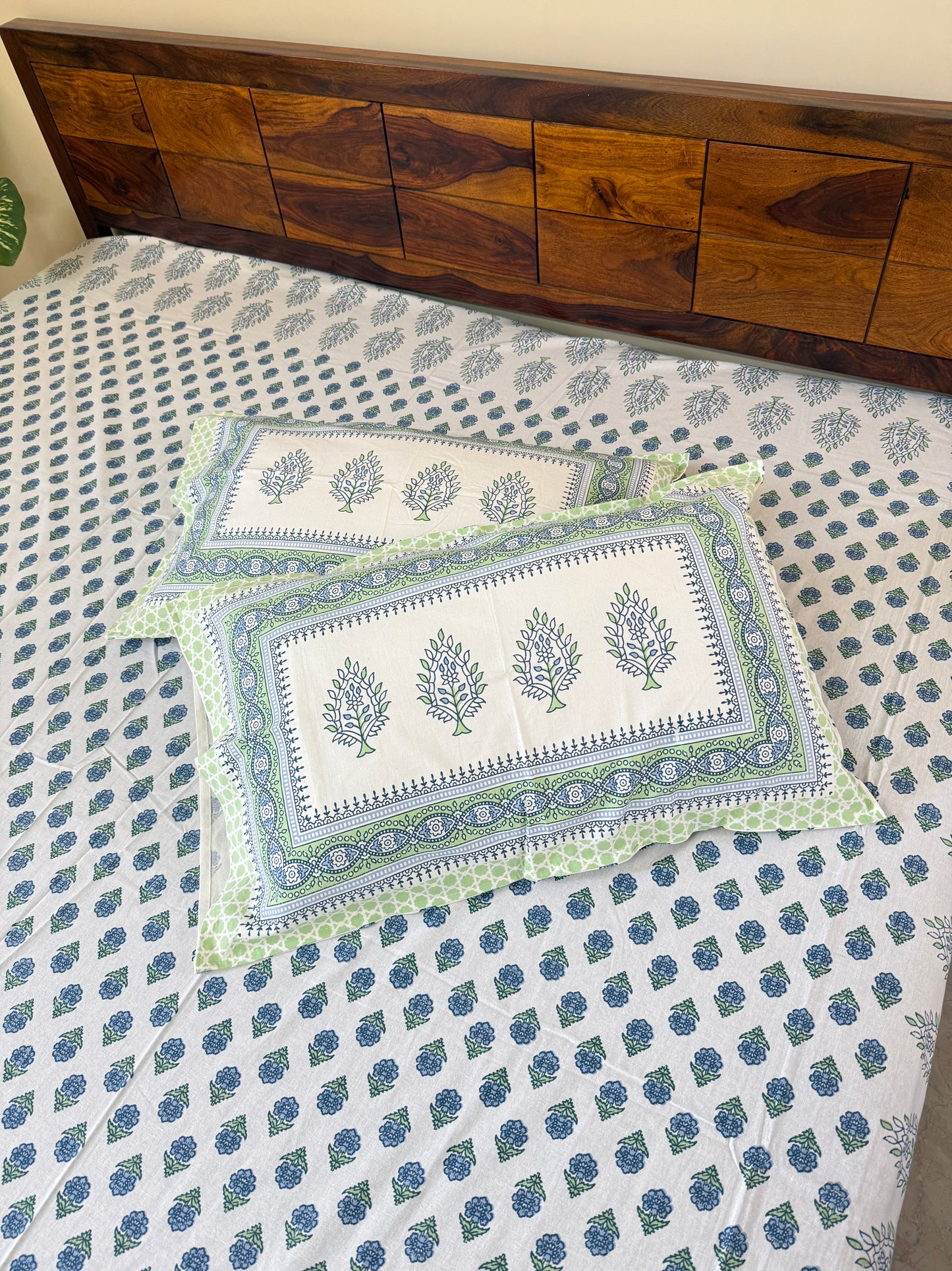 Verdant Bloom Pure Cotton King Size Bedsheet Set with 2 Pillow Covers (108”*108”)