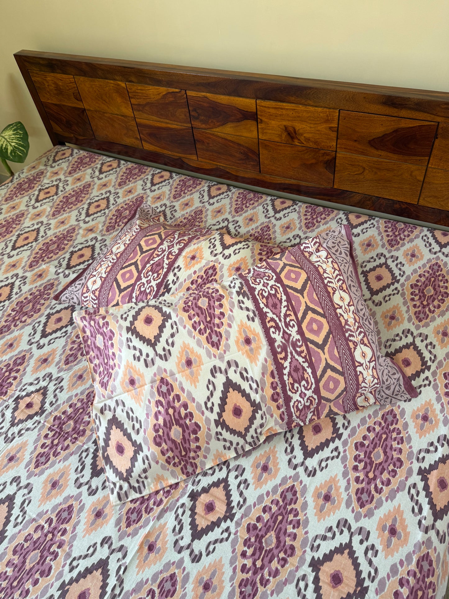 Pastel Prism Cotton King Size Bedsheet Set with 2 Pillow Covers (108”*108”)