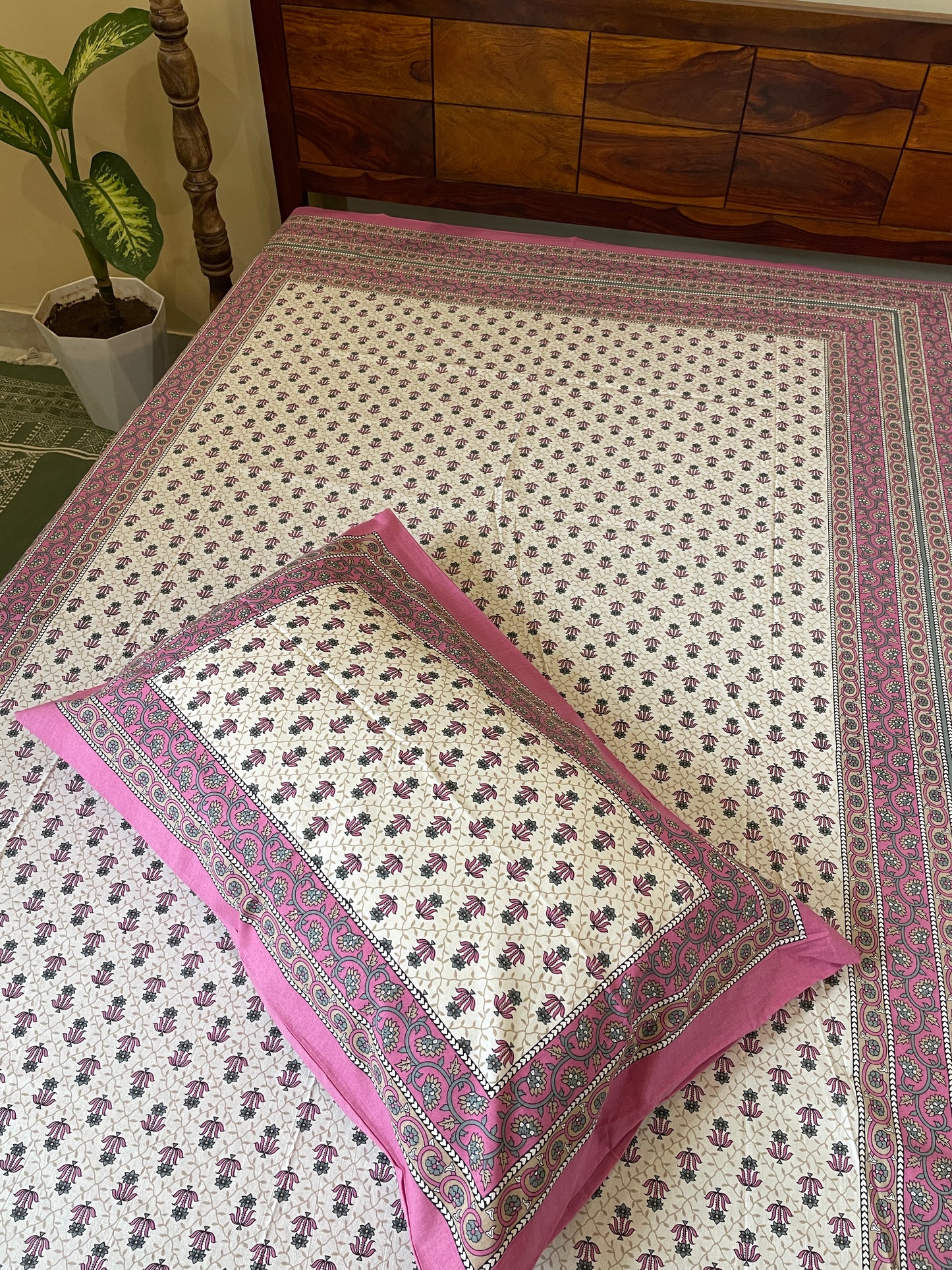 Pink Floral Single Bedsheet With 1 Pillow Cover (60”*90”)