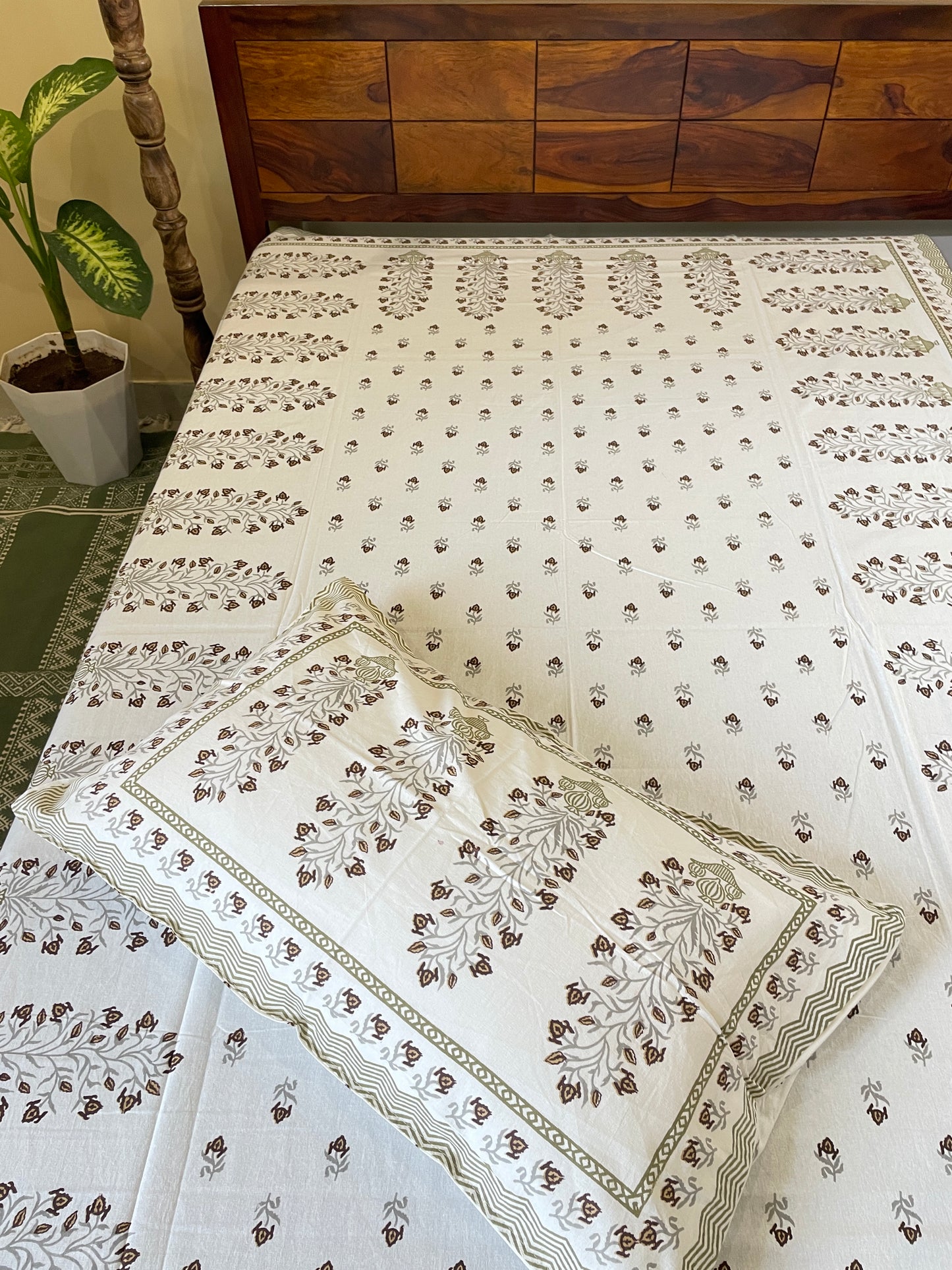 Ethnic Floral Single Bedsheet With 1 Pillow Cover (60”*90”)