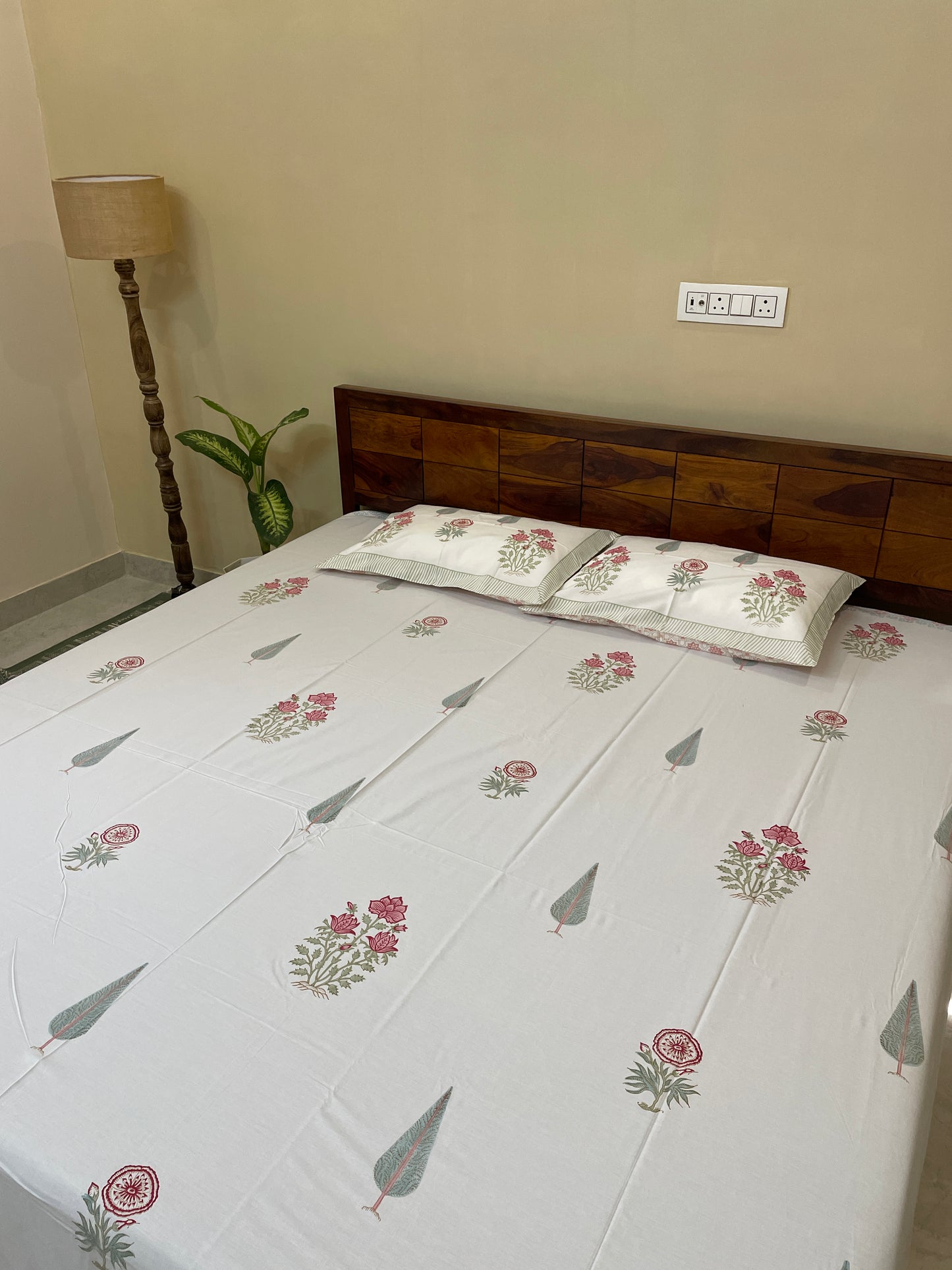 Teen Buta HandBlock King Size Bedsheet with 2 Pillow Covers (108”*108”)