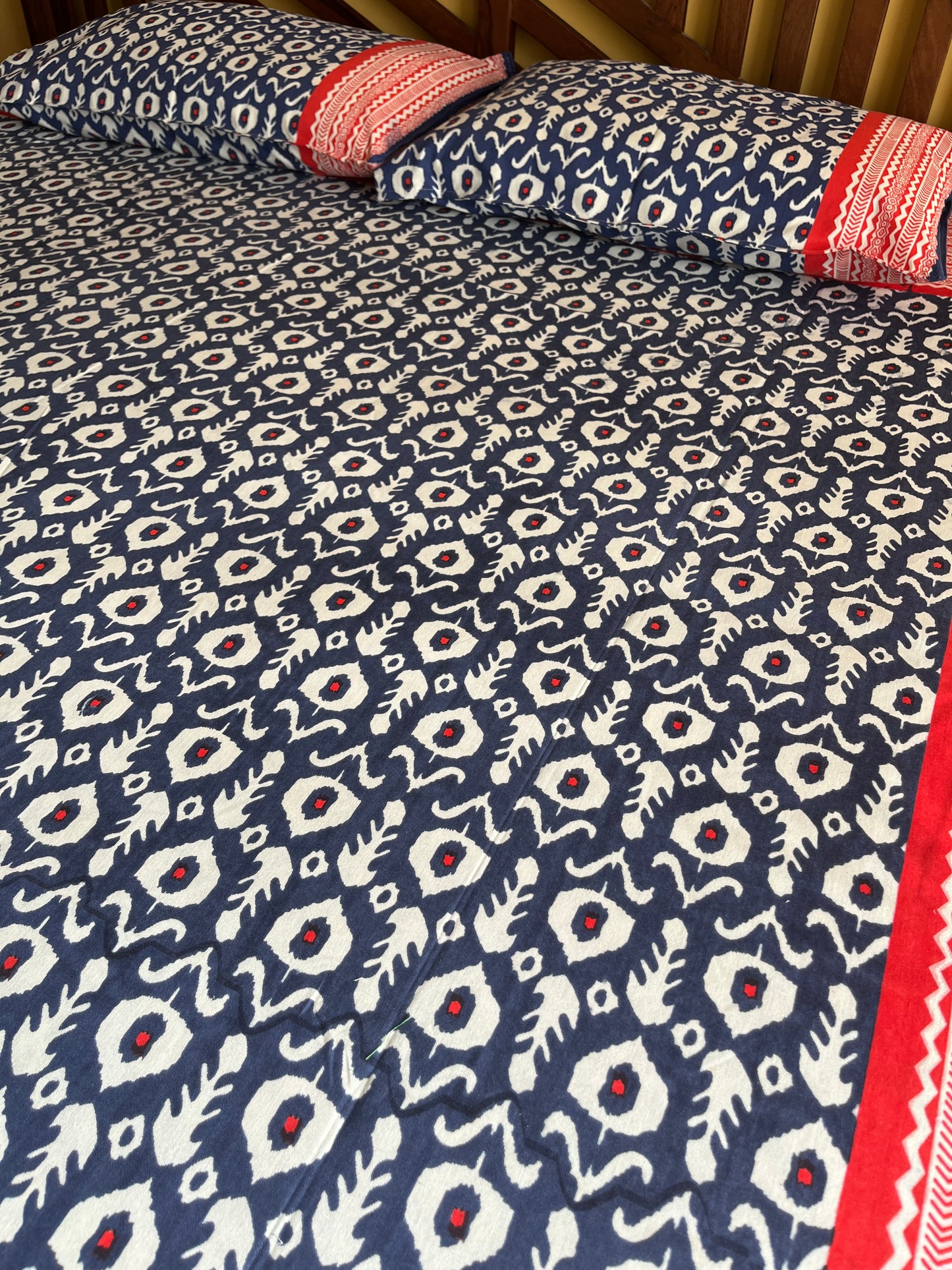 Indigo Ikat Cotton Queen Size Bedsheet with 2 Pillow Covers (90”*108”)