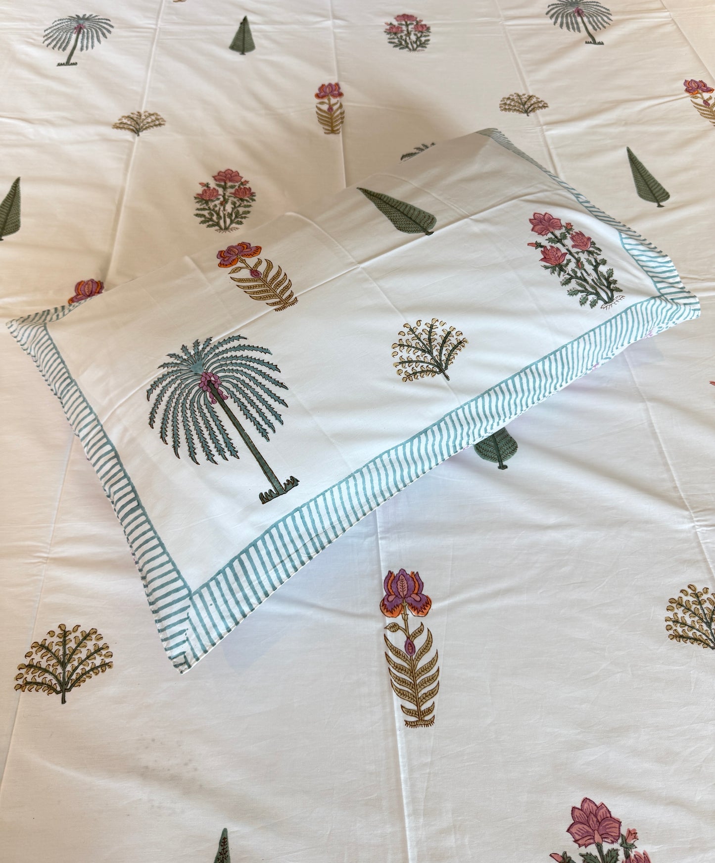Verdant Blooms HandBlock King Size Bedsheet Set with 2 Pillow Covers (108”*108”)