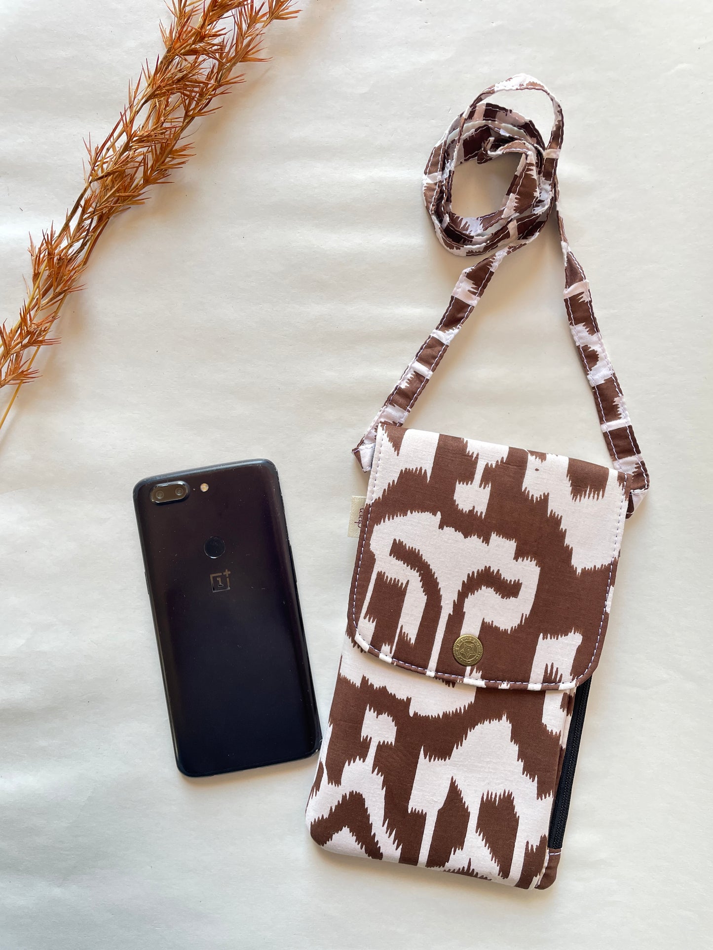 Tribal Drift Mobile Sling – The Everyday Essential