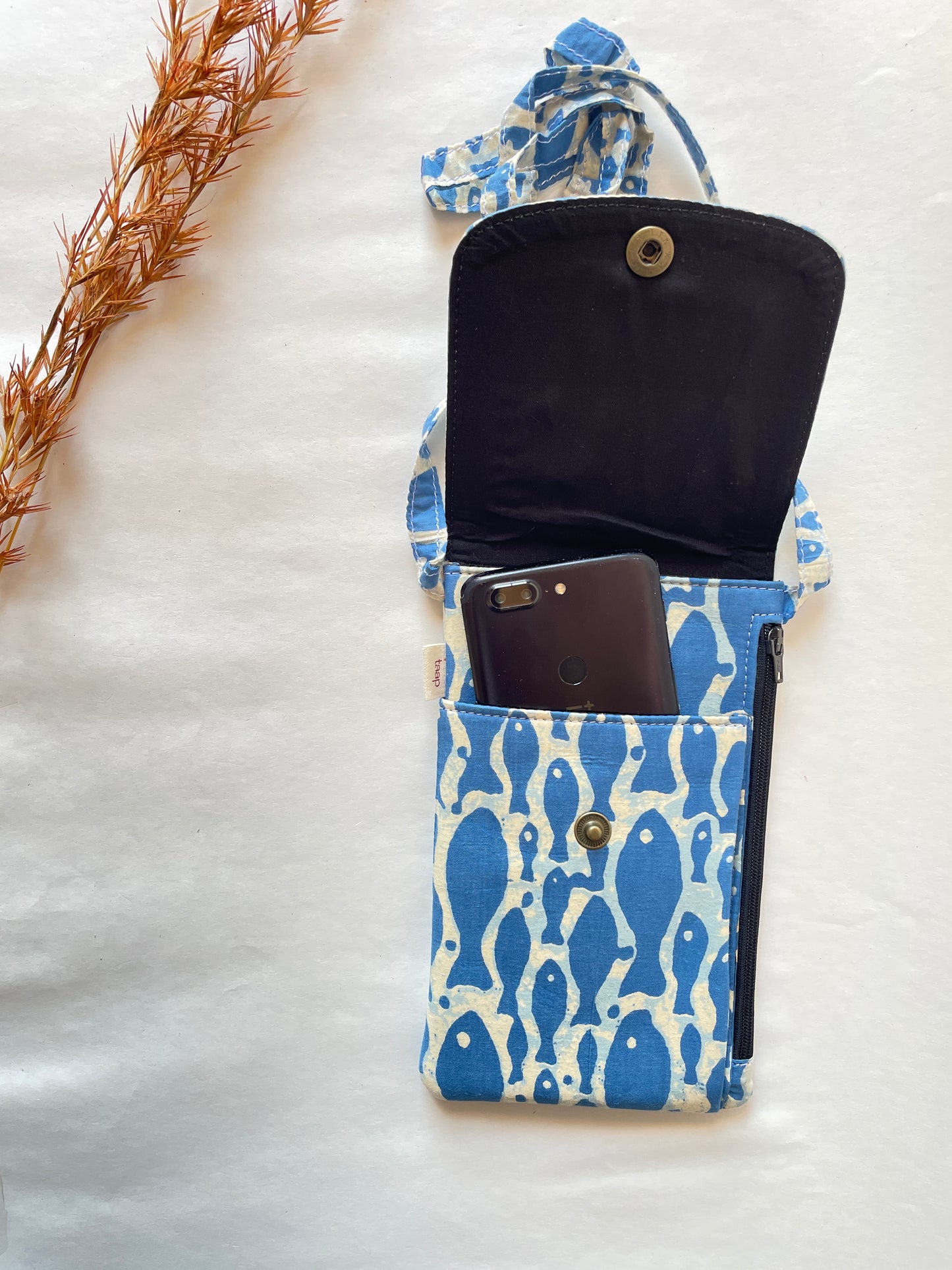 Blue Shoal Mobile Sling – The Everyday Essential