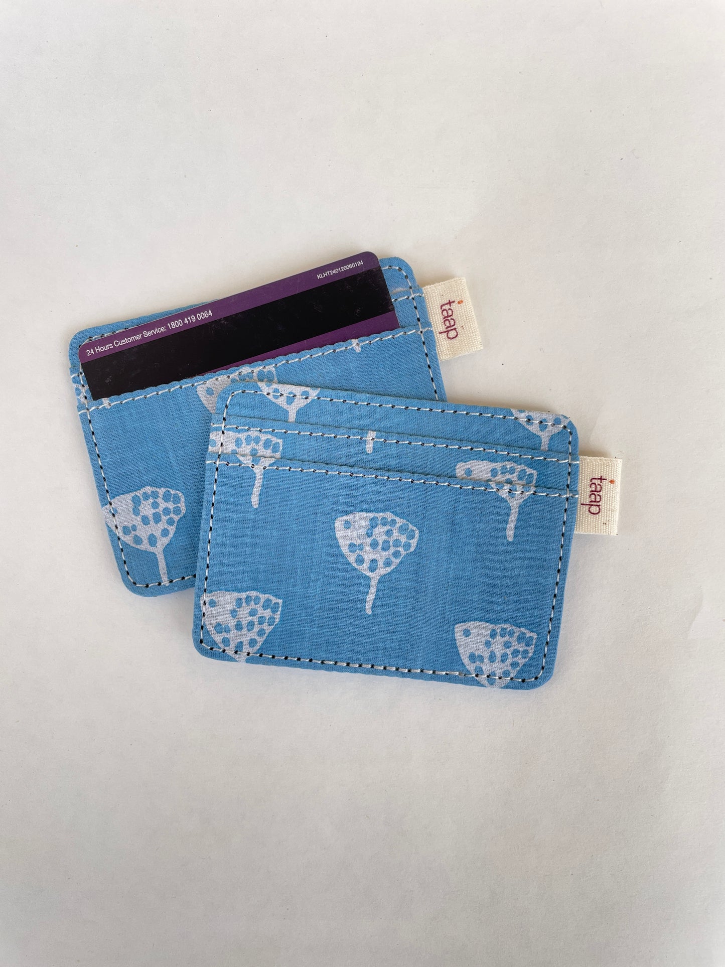 Ginkgo Dot Card Holder – Slim, Stylish & Smartly Functional