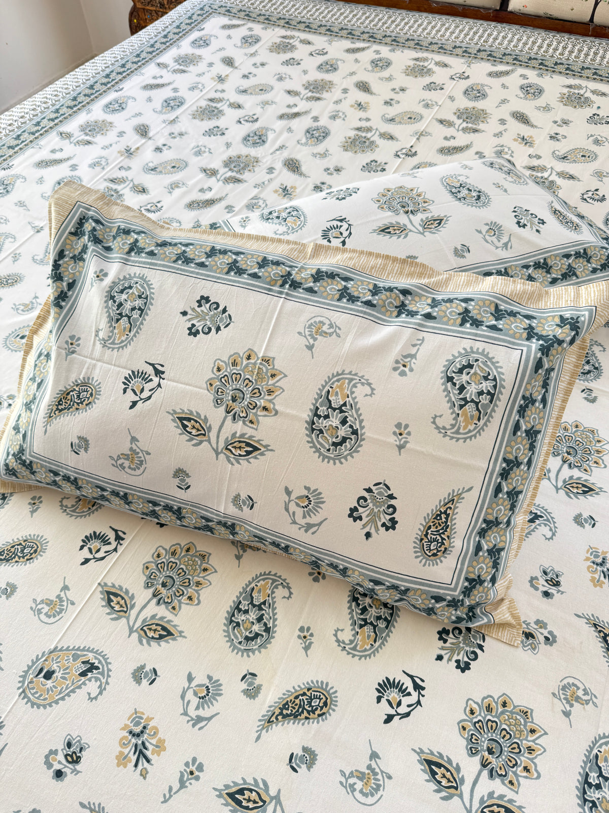 Cotton Queen Size Bedsheet with 2 Pillow Covers (90”*108”)