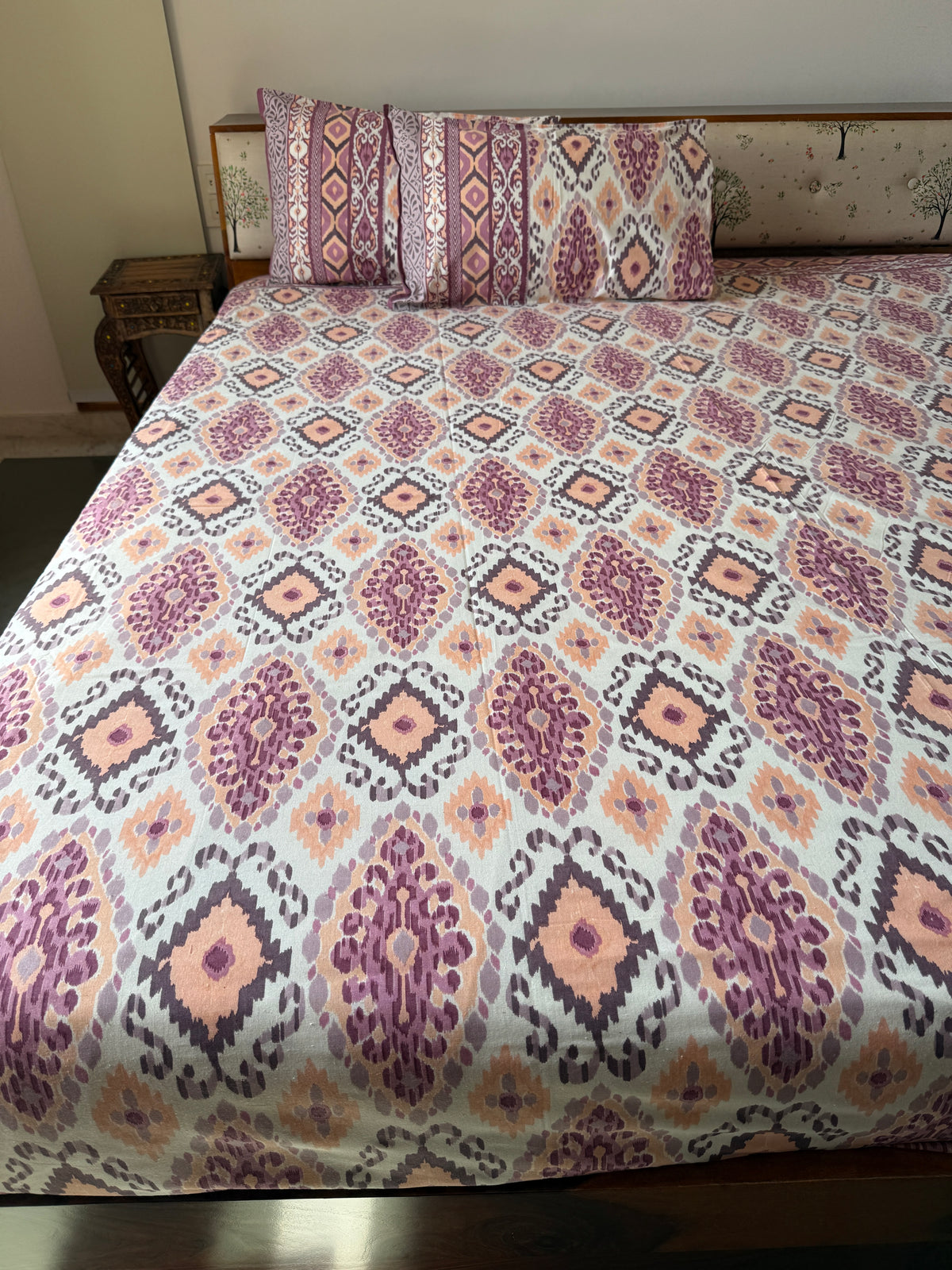Rangrez Ikat Pure Cotton King Size Bedsheet Set with 2 Pillow Covers (108”*108”)
