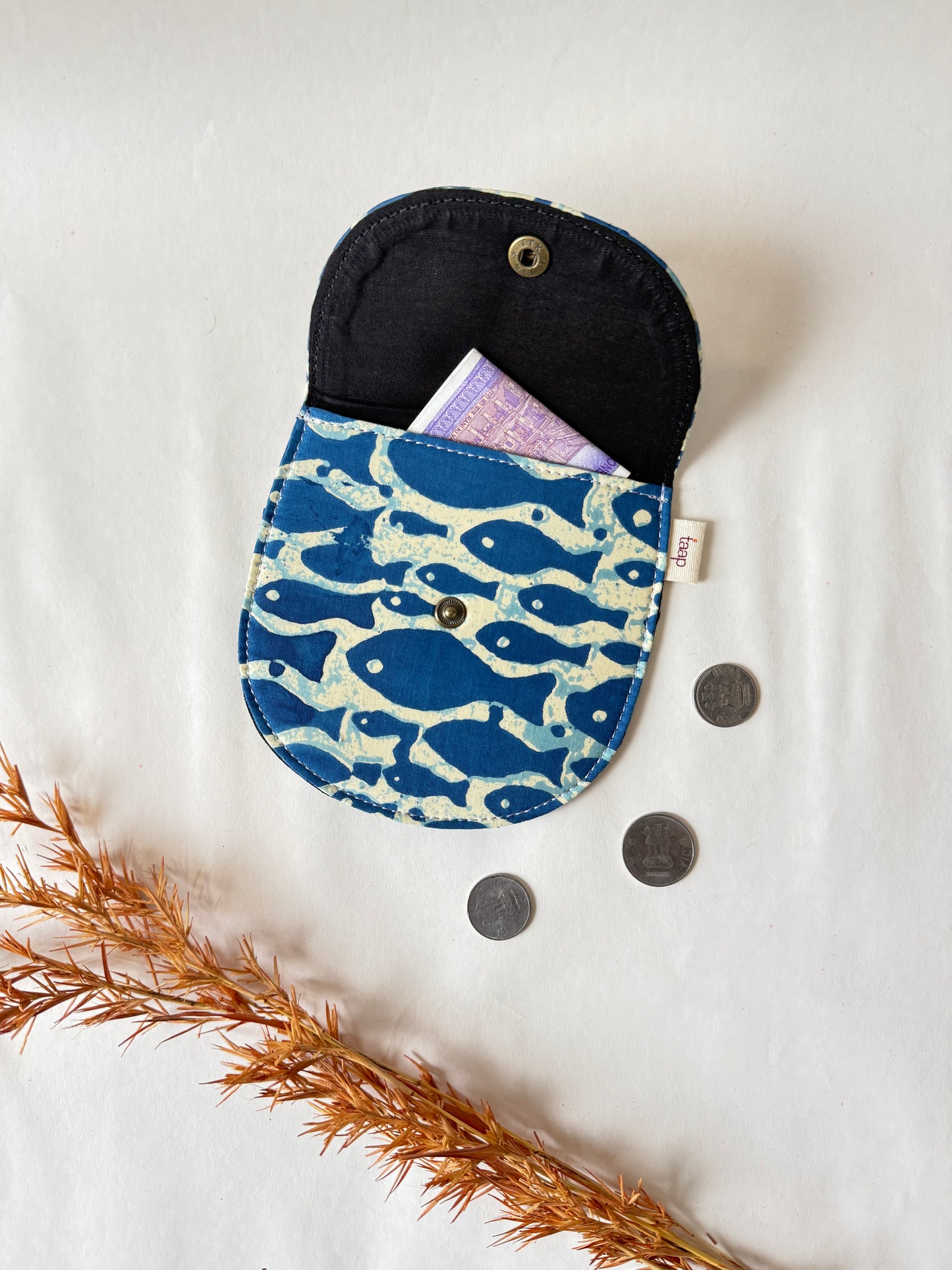 Blue Shoal Money Pouch – Pocket-Sized Organizer for Everyday Essentials