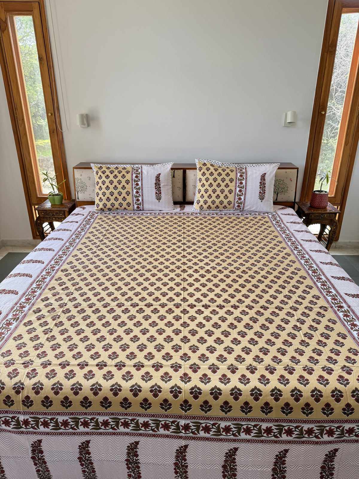 Cotton Queen Size Bedsheet with 2 Pillow Covers (90”*108”)