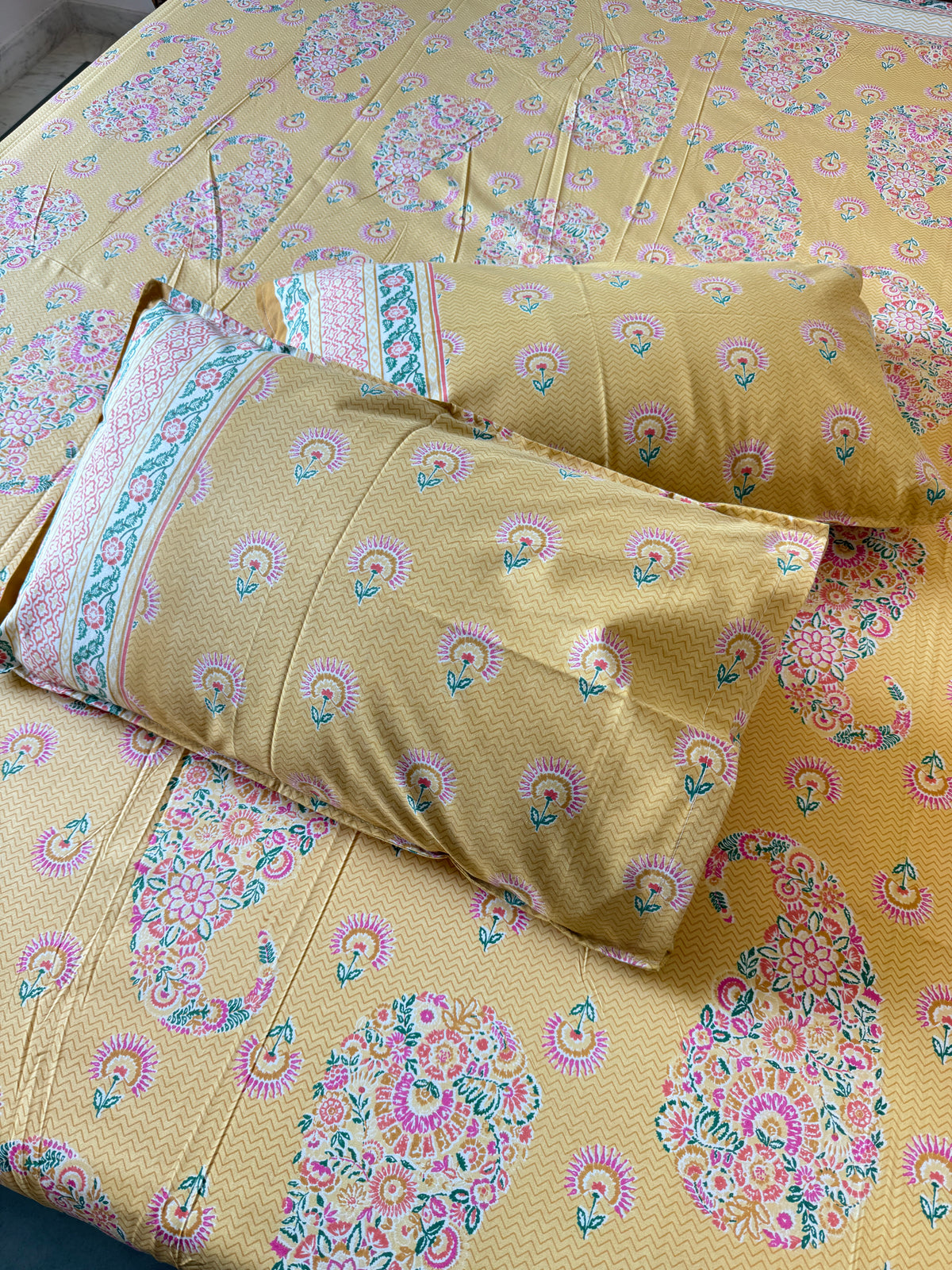 Amber Paisely Pure Cotton King Size Bedsheet Set with 2 Pillow Covers (108”*108”)