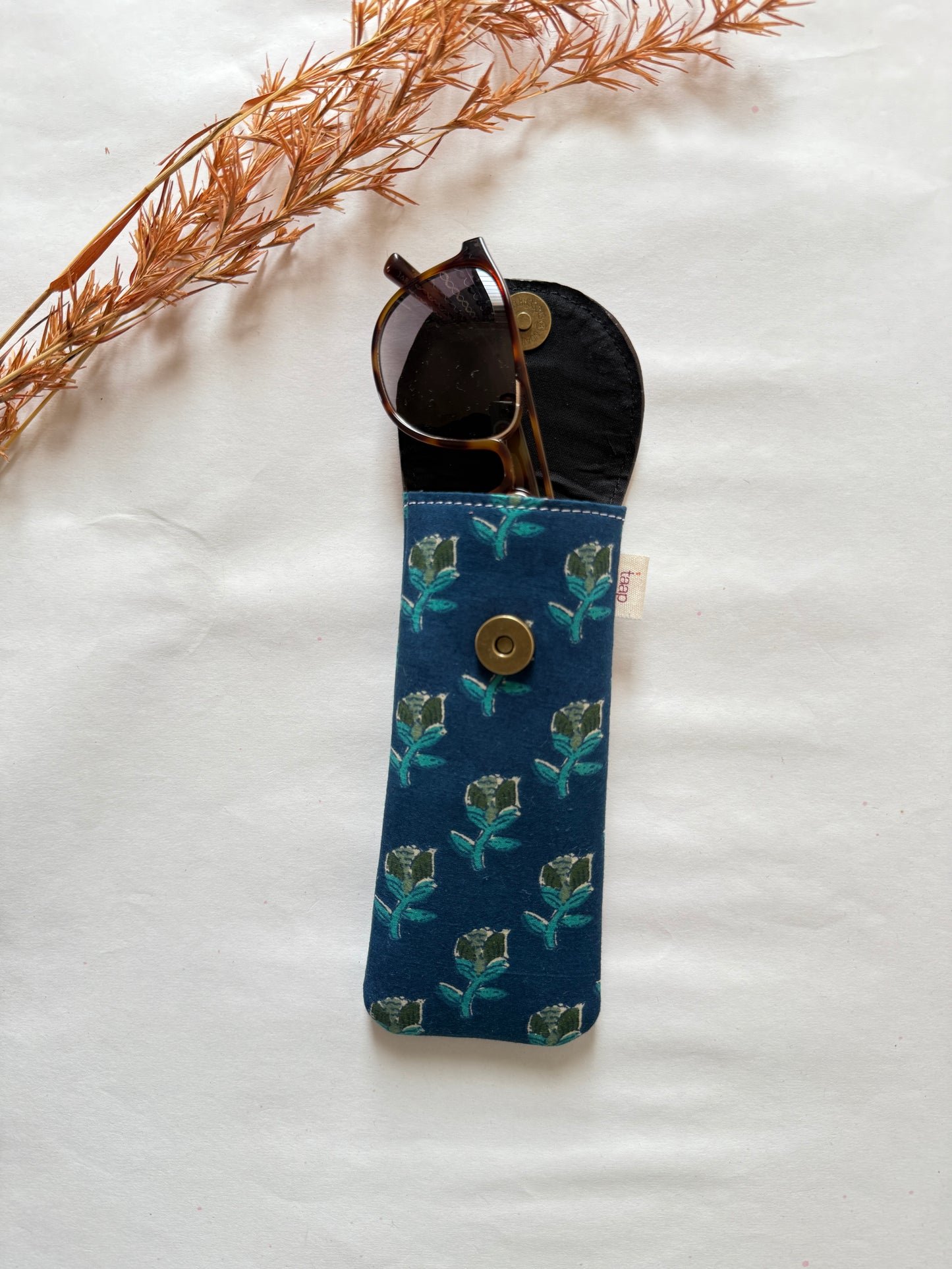 Bluebell Serenity Charm Sunglass Cover – Gentle Guard for Your Shades