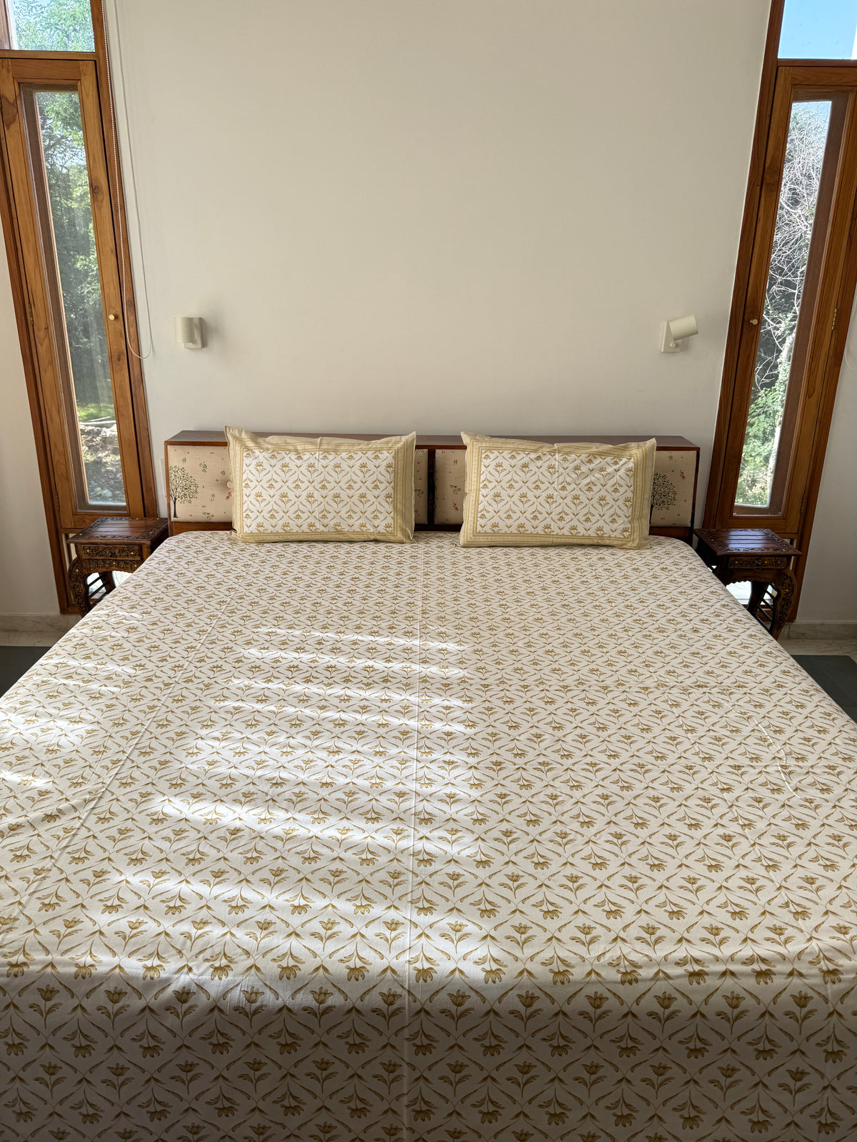 Cotton Queen Size Bedsheet with 2 Pillow Covers (90”*108”)