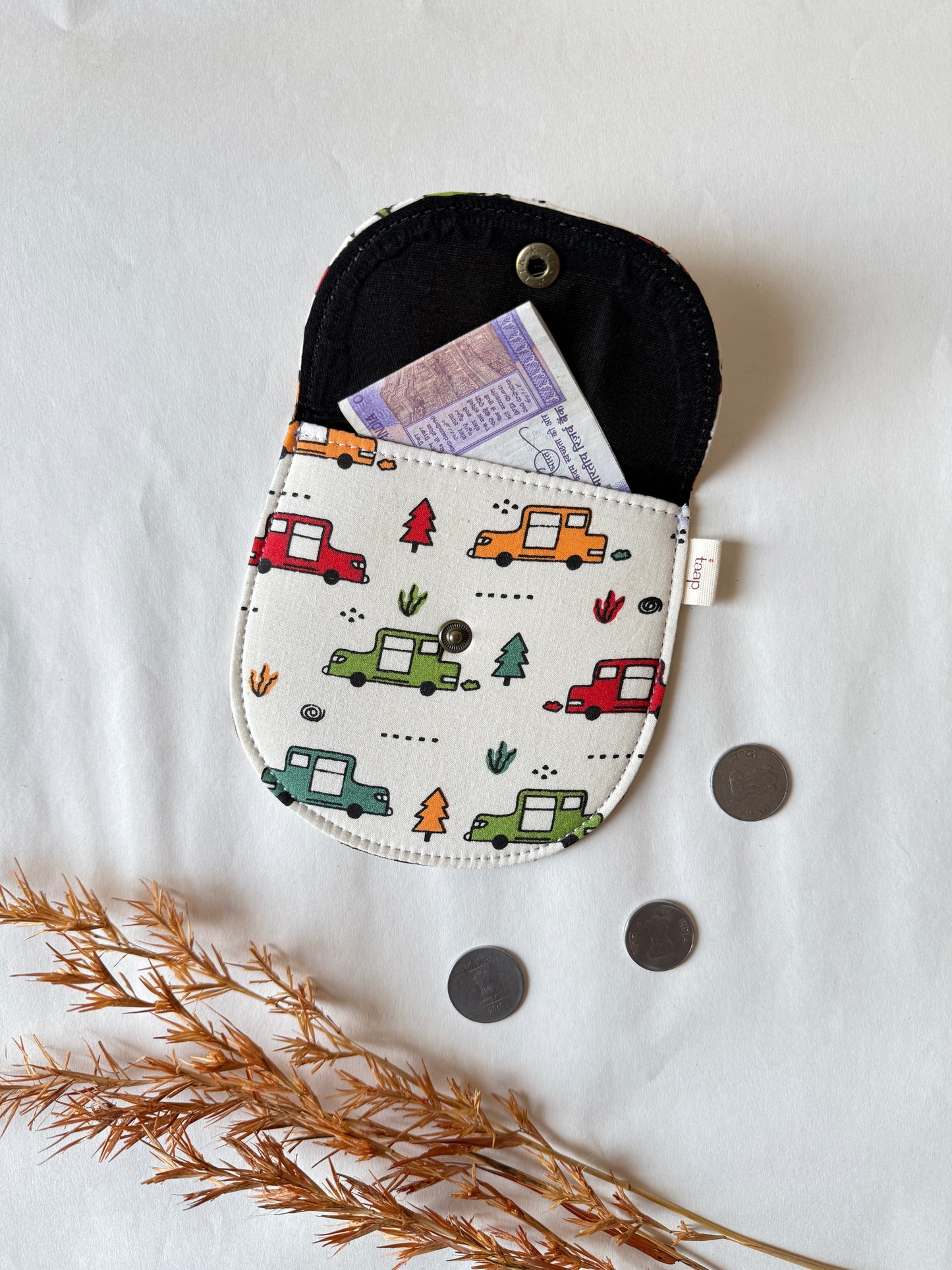 Money Pouch – Pocket-Sized Organizer for Everyday Essentials