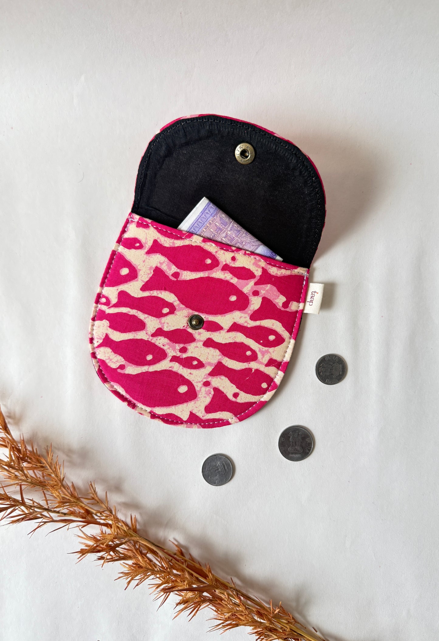 Pink Shoal Money Pouch – Pocket-Sized Organizer for Everyday Essentials