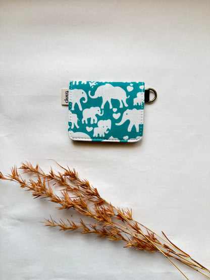 Happy Herd Card Wallet – Compact Security with a Touch of Tradition