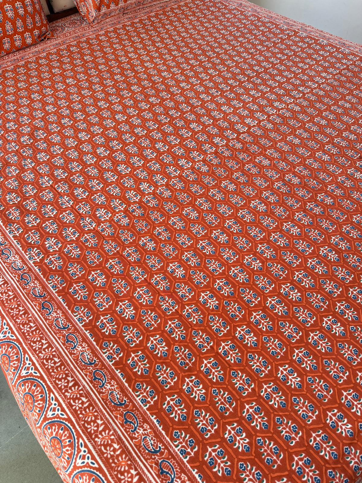 Cotton Queen Size Bedsheet with 2 Pillow Covers (90”*108”)
