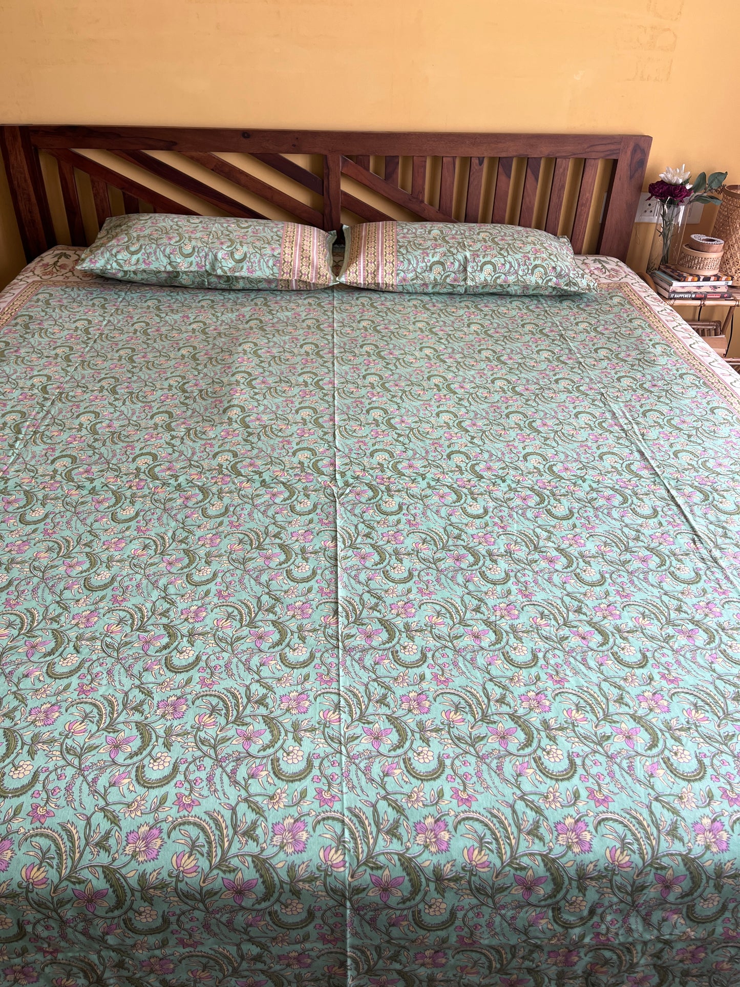 Morning Dew Cotton Queen Size Bedsheet with 2 Pillow Covers (90”*108”)