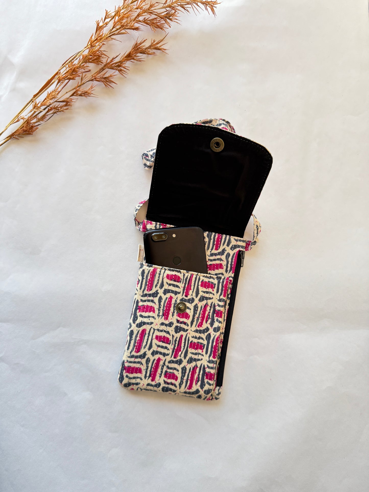 Berry Blocks Mobile Sling – The Everyday Essential