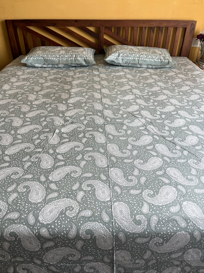 Mint Paisely Cotton Queen Size Bedsheet with 2 Pillow Covers (90”*108”)