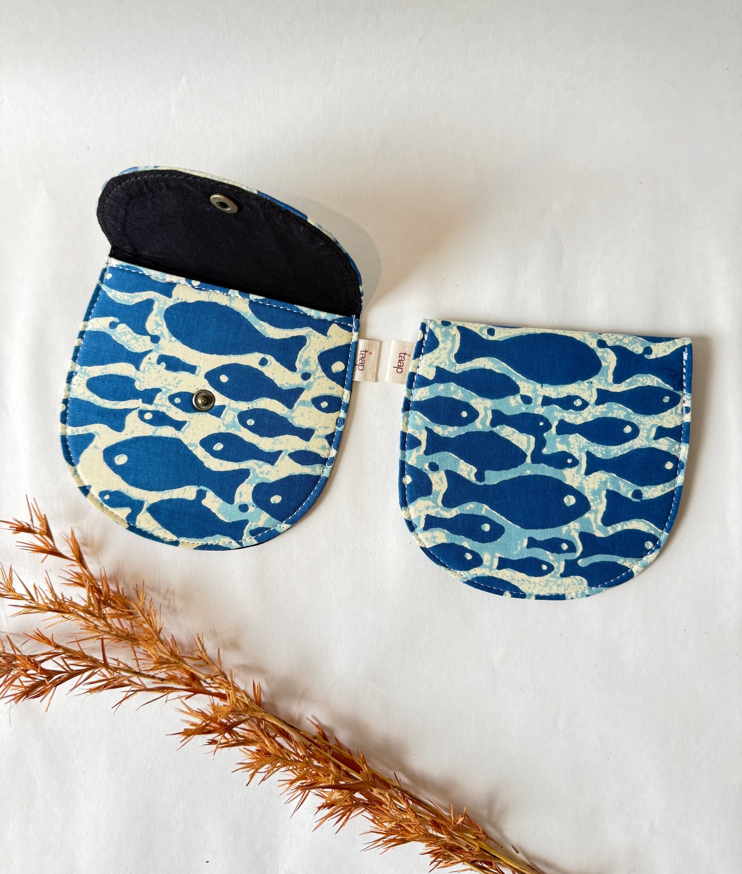 Blue Shoal Money Pouch – Pocket-Sized Organizer for Everyday Essentials