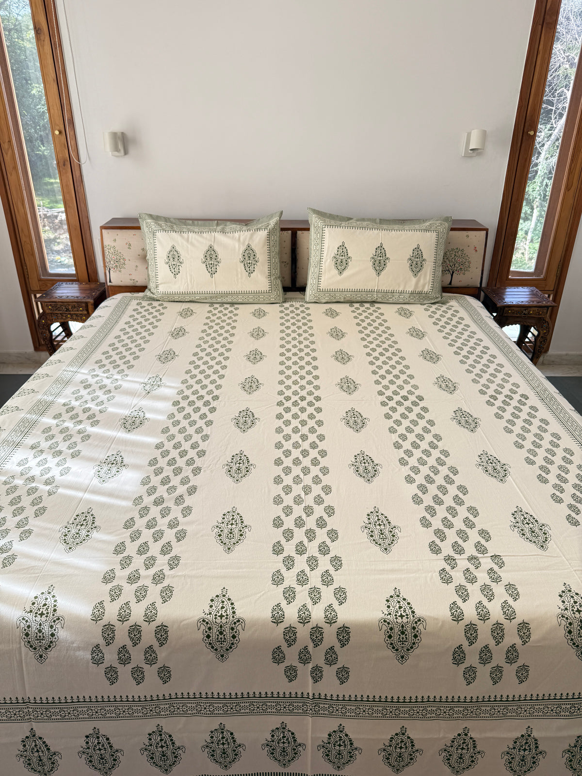 Cotton Queen Size Bedsheet with 2 Pillow Covers (90”*108”)