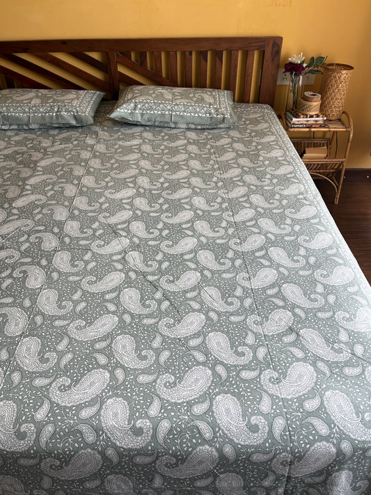 Mint Paisely Cotton Queen Size Bedsheet with 2 Pillow Covers (90”*108”)