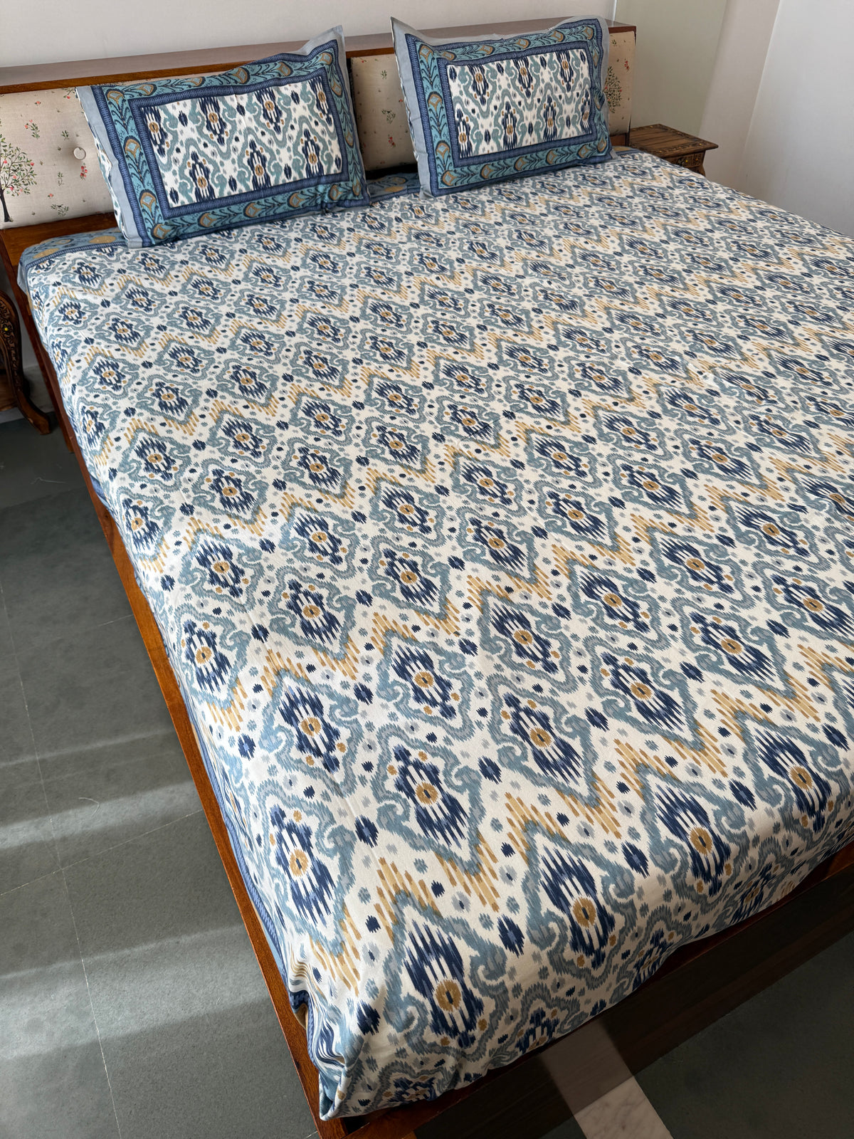 Sapphire Weave Pure Cotton King Size Bedsheet Set with 2 Pillow Covers (108”*108”)