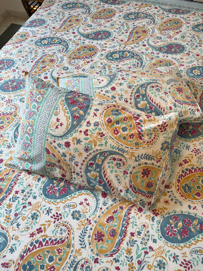 Gul Paisley Pure Cotton King Size Bedsheet Set with 2 Pillow Covers (108”*108”)