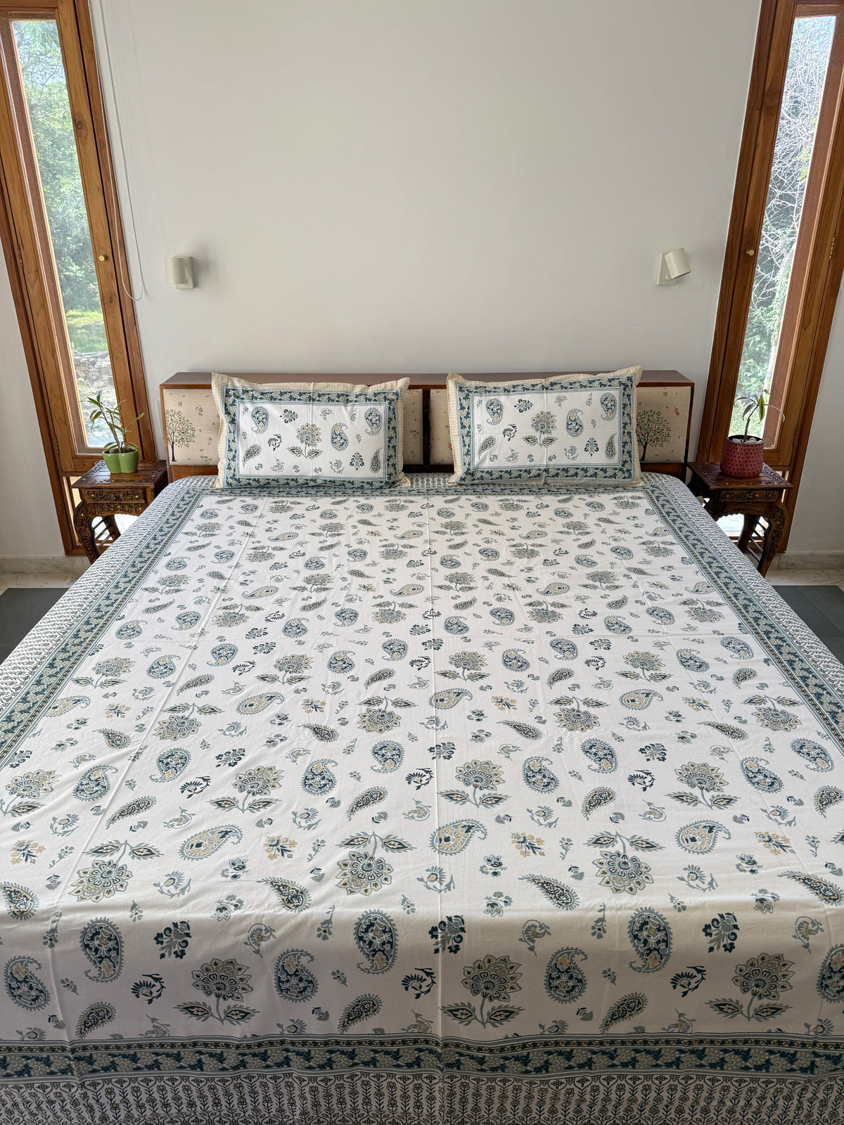Cotton Queen Size Bedsheet with 2 Pillow Covers (90”*108”)
