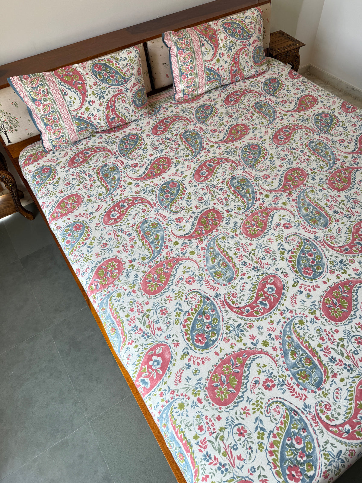 Royal Paisley Pure Cotton King Size Bedsheet Set with 2 Pillow Covers (108”*108”)