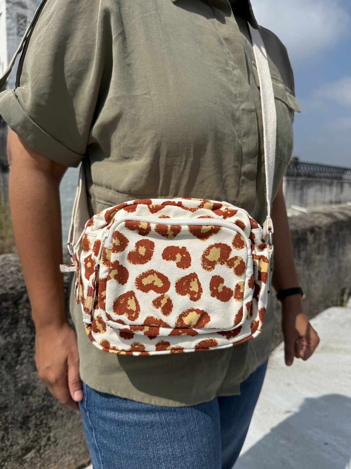 Leopard Cotton Canvas Multi-pocket Crossbody Sling – Travel Light, Stay Stylish (Green)