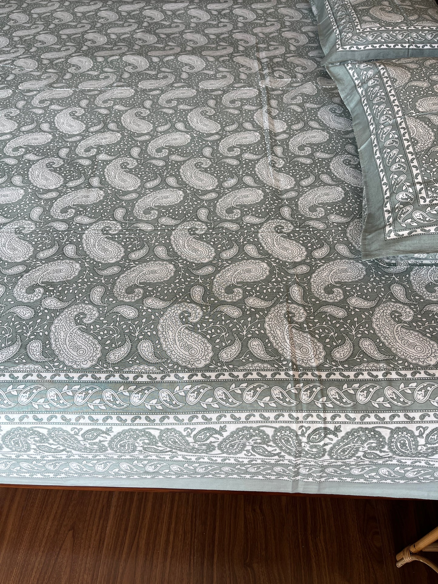 Mint Paisely Cotton Queen Size Bedsheet with 2 Pillow Covers (90”*108”)