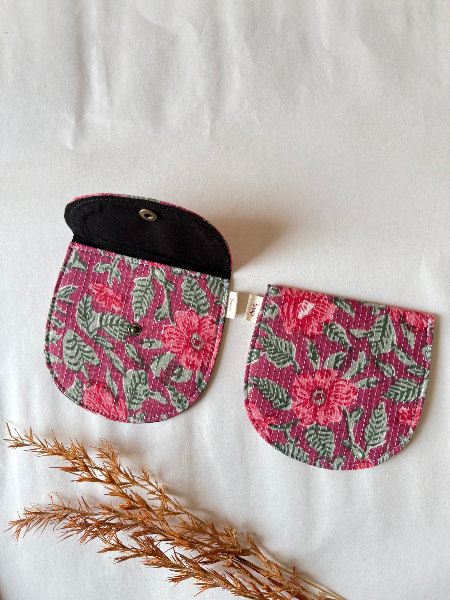 Rosette Trail Money Pouch – Pocket-Sized Organizer for Everyday Essentials