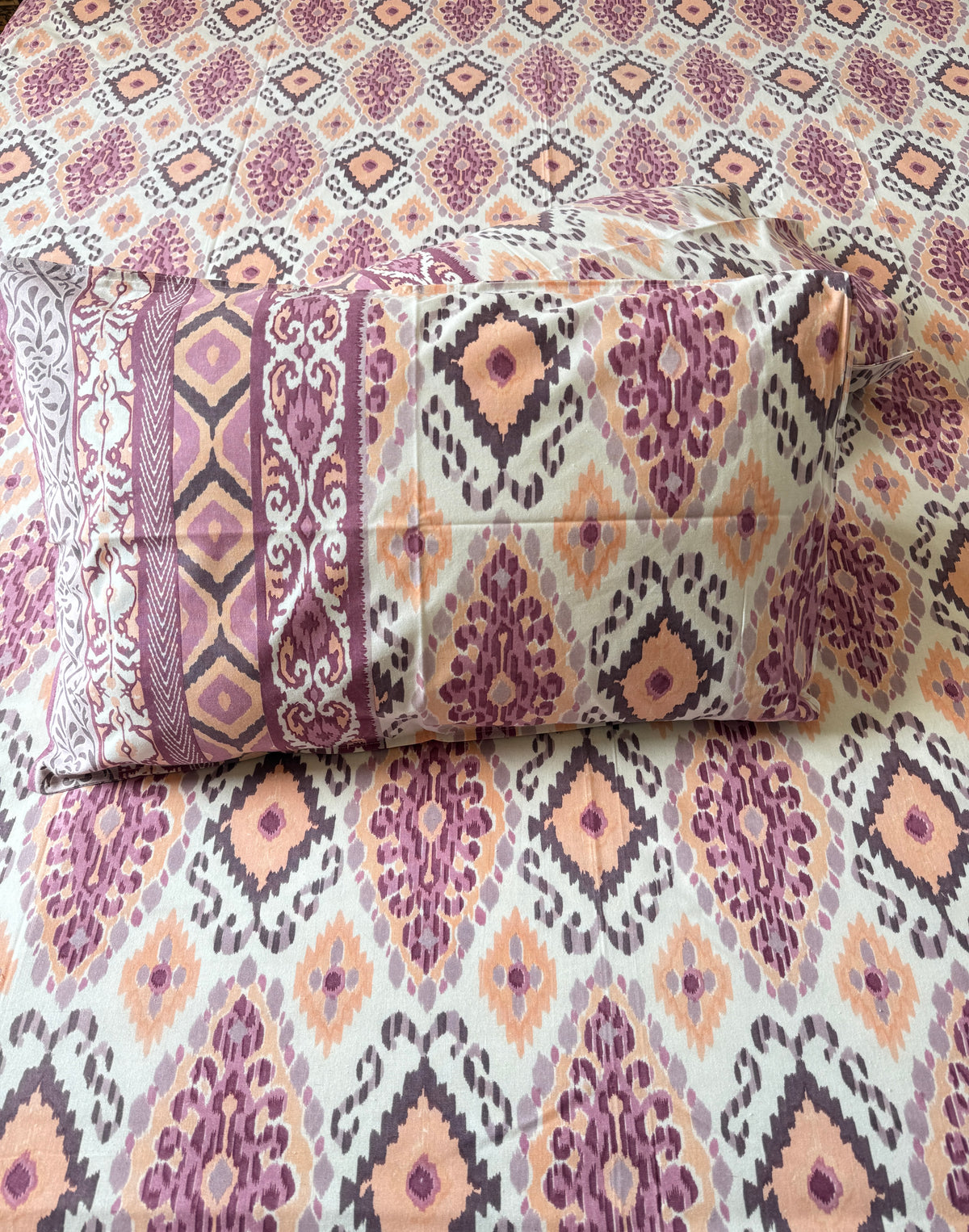 Rangrez Ikat Pure Cotton King Size Bedsheet Set with 2 Pillow Covers (108”*108”)