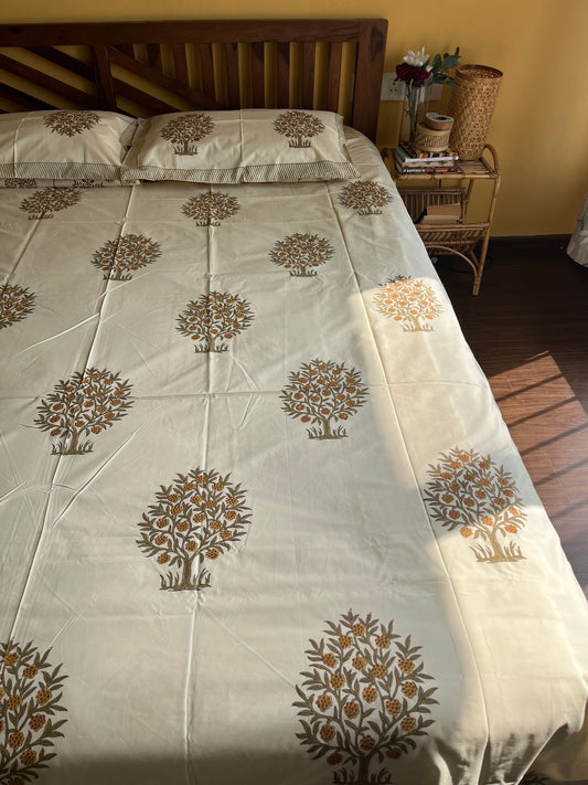 Golden Orchards HandBlock Queen Size Bedsheet with 2 Pillow Covers (90”*108”)