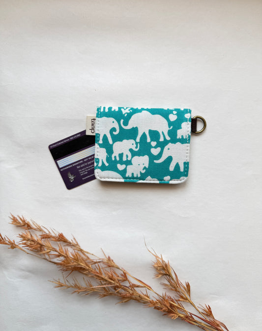 Happy Herd Card Wallet – Compact Security with a Touch of Tradition