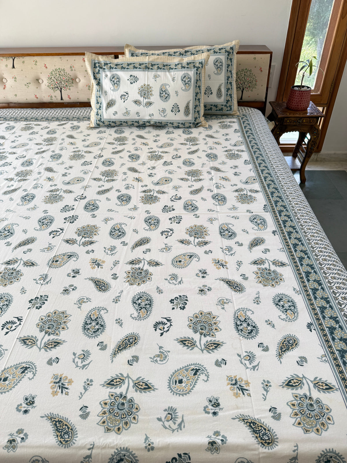Cotton Queen Size Bedsheet with 2 Pillow Covers (90”*108”)