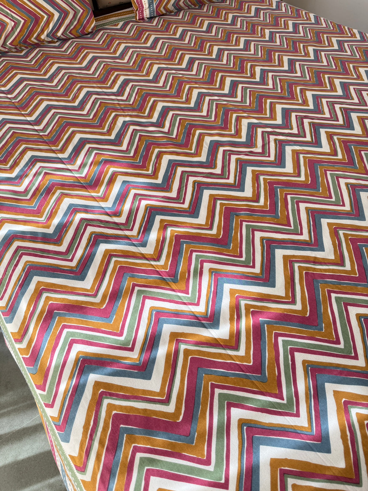 Cotton Queen Size Bedsheet with 2 Pillow Covers (90”*108”)