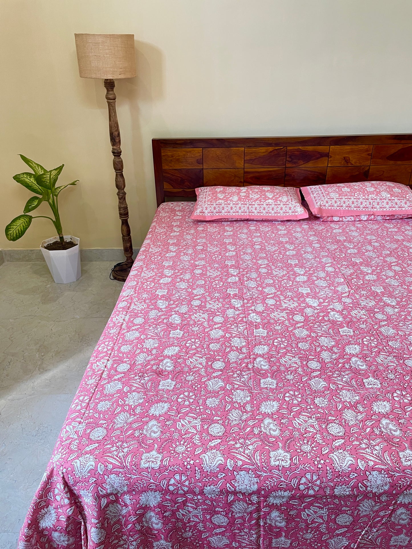 Summer Rosevine Pure Cotton King Size Bedsheet Set with 2 Pillow Covers (108”*108”)