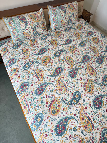 Gul Paisley Pure Cotton King Size Bedsheet Set with 2 Pillow Covers (108”*108”)