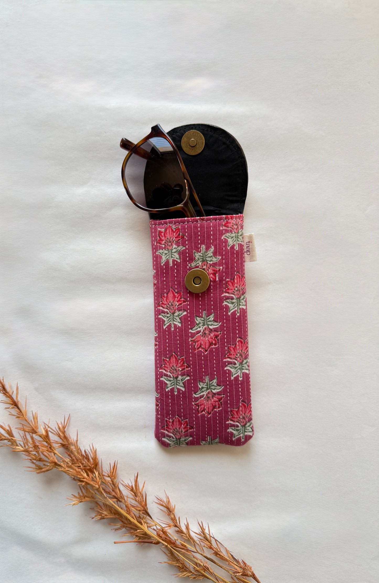 Magenta Meadows Sunglass Cover – Gentle Guard for Your Shades